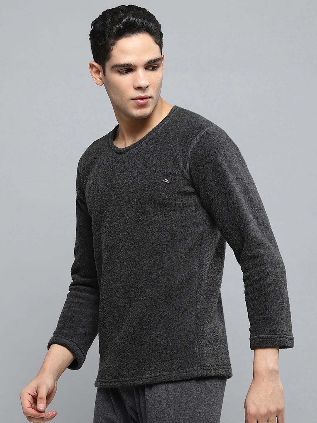 Men Black Solid Round Neck Full Sleeve Thermal Vest - Image 3