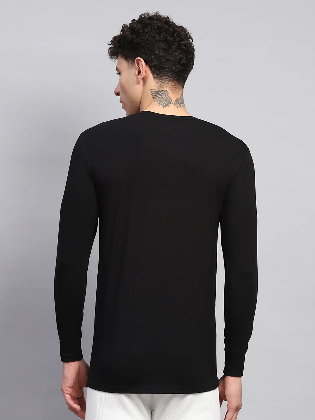Men Black Solid Round Neck Full Sleeve Thermal Vest - Image 5