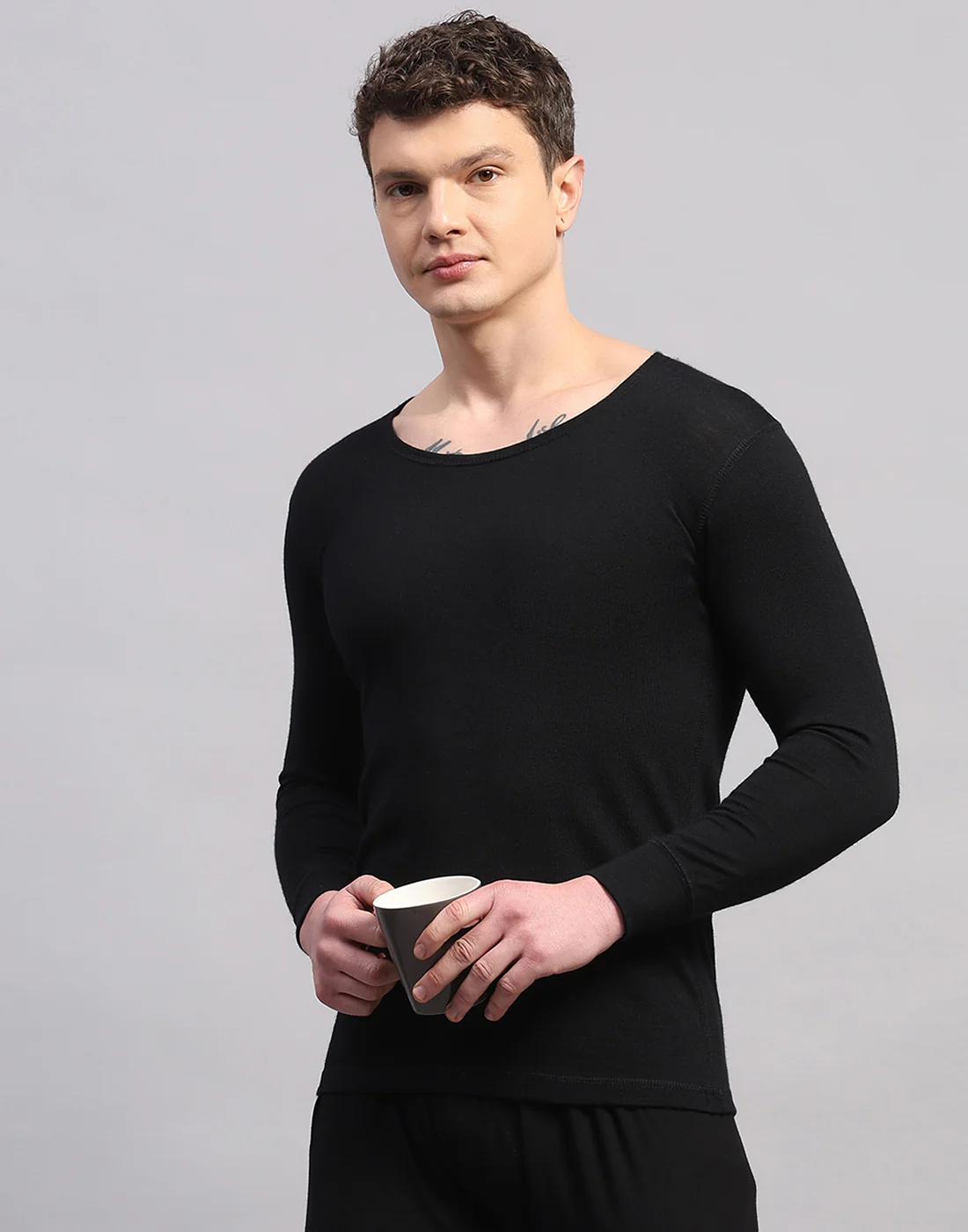 Men Black Solid Round Neck Full Sleeve Thermal Vest - Image 6
