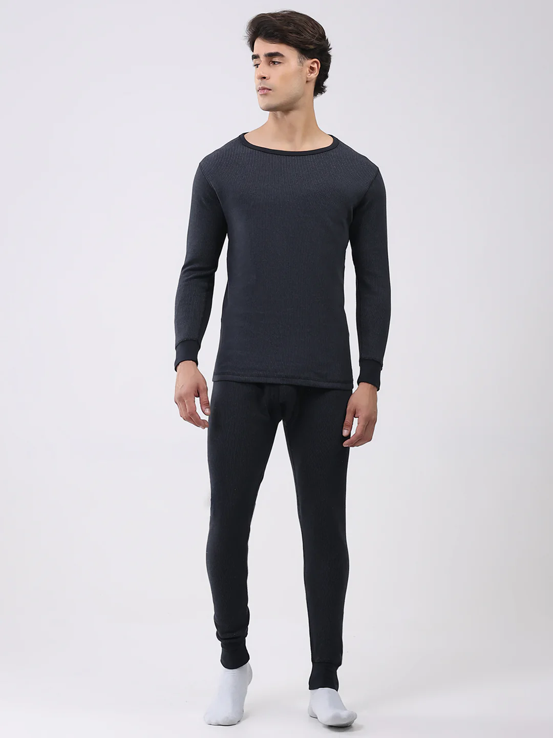 Men Black Solid Round Neck Full Sleeve Thermal Vest - Image 2