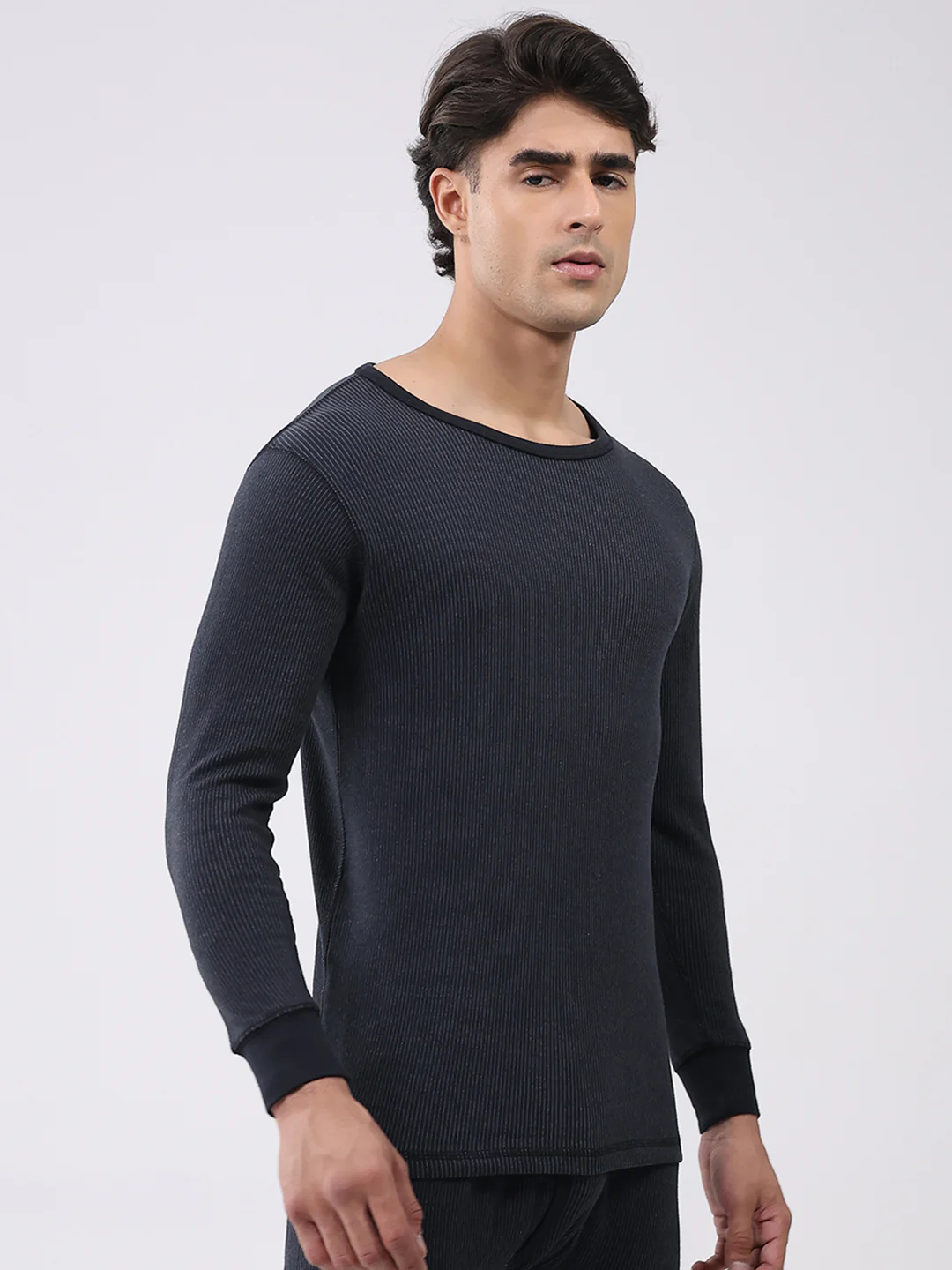 Men Black Solid Round Neck Full Sleeve Thermal Vest - Image 4