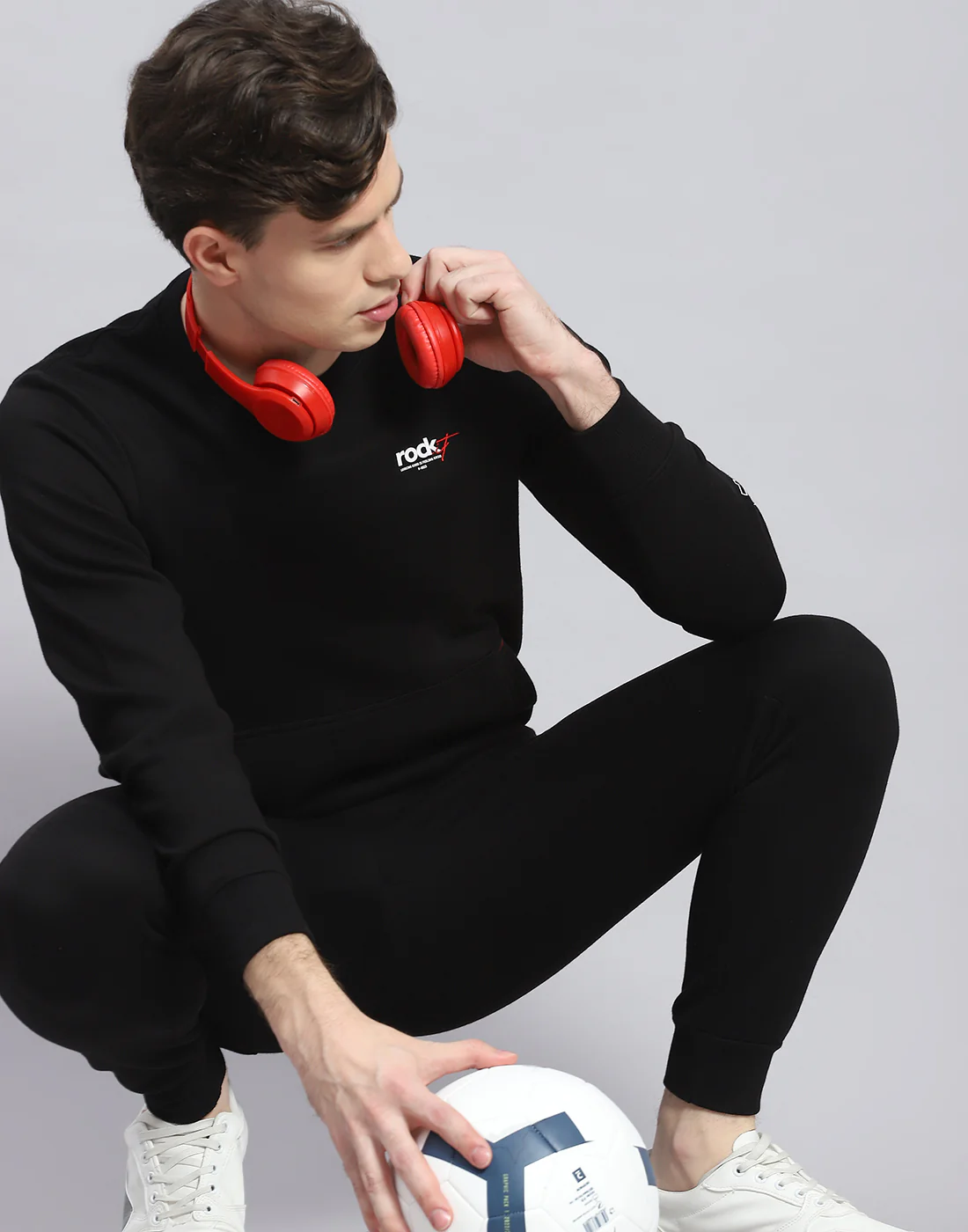 Rock.it Men Black Solid Round Neck Full Sleeve Tracksuit - Image 6