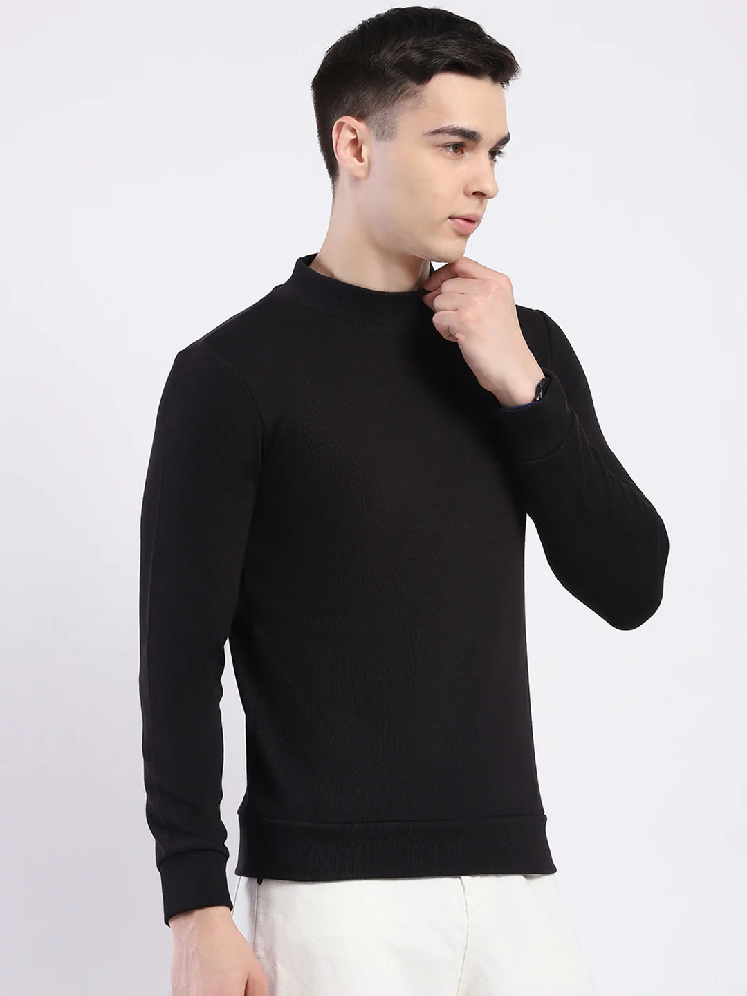 Men Black Solid Round Neck Full Sleeve Winter T-Shirt - Image 4