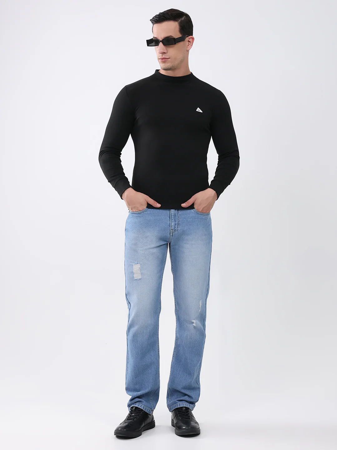 Men Black Solid Round Neck Full Sleeve Winter T-Shirt - Image 2