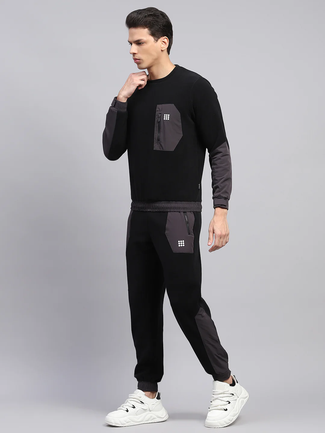 Rock.it Men Black Solid Round Neck Full Sleeve Winter Tracksuit - Image 4