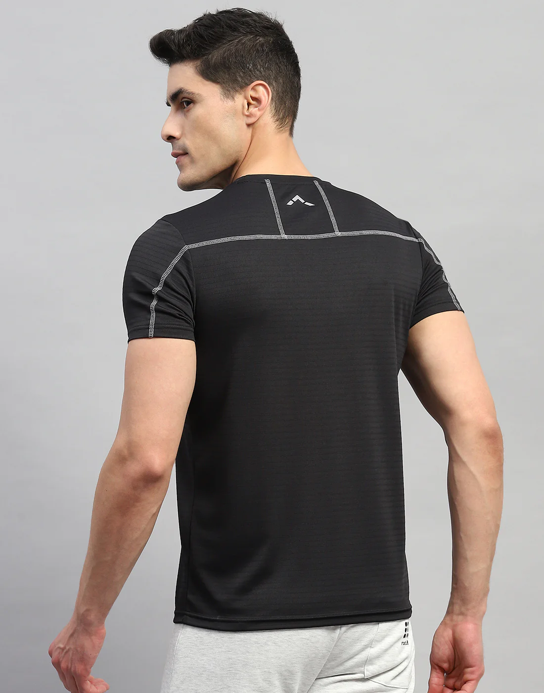 Rock.it Men Black Solid Round Neck Half Sleeve T-Shirt - Image 5