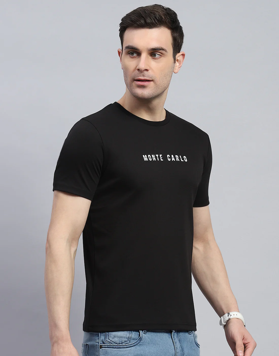 Men Black Solid Round Neck Half Sleeve T-Shirt - Image 4