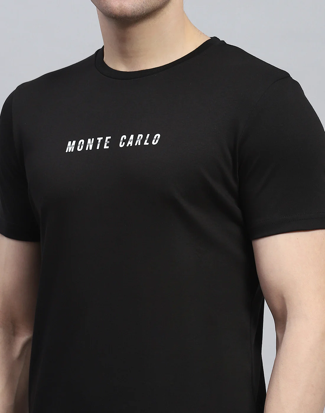 Men Black Solid Round Neck Half Sleeve T-Shirt - Image 7
