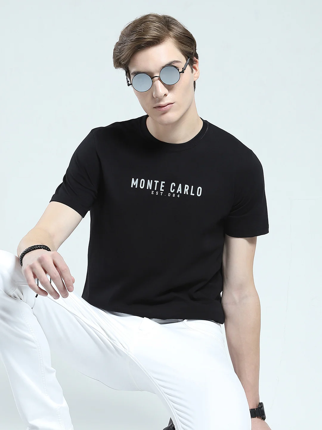 Men Black Solid Round Neck Half Sleeve T-Shirt - Image 6