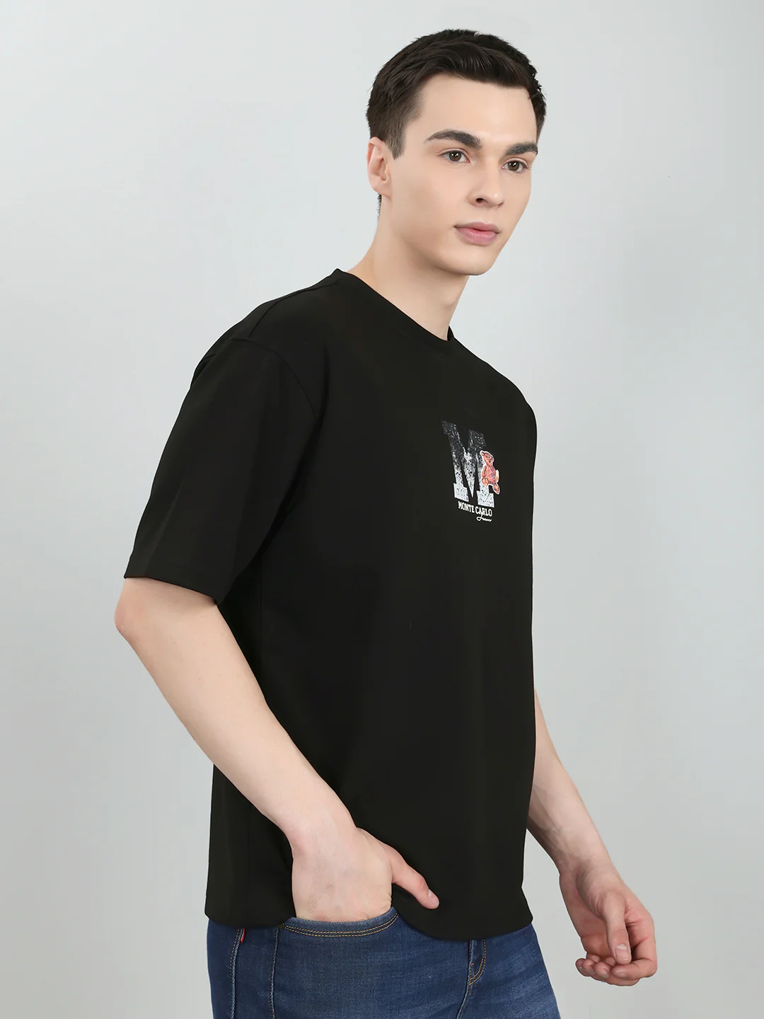 Men Black Solid Round Neck Half Sleeve T-Shirt - Image 3