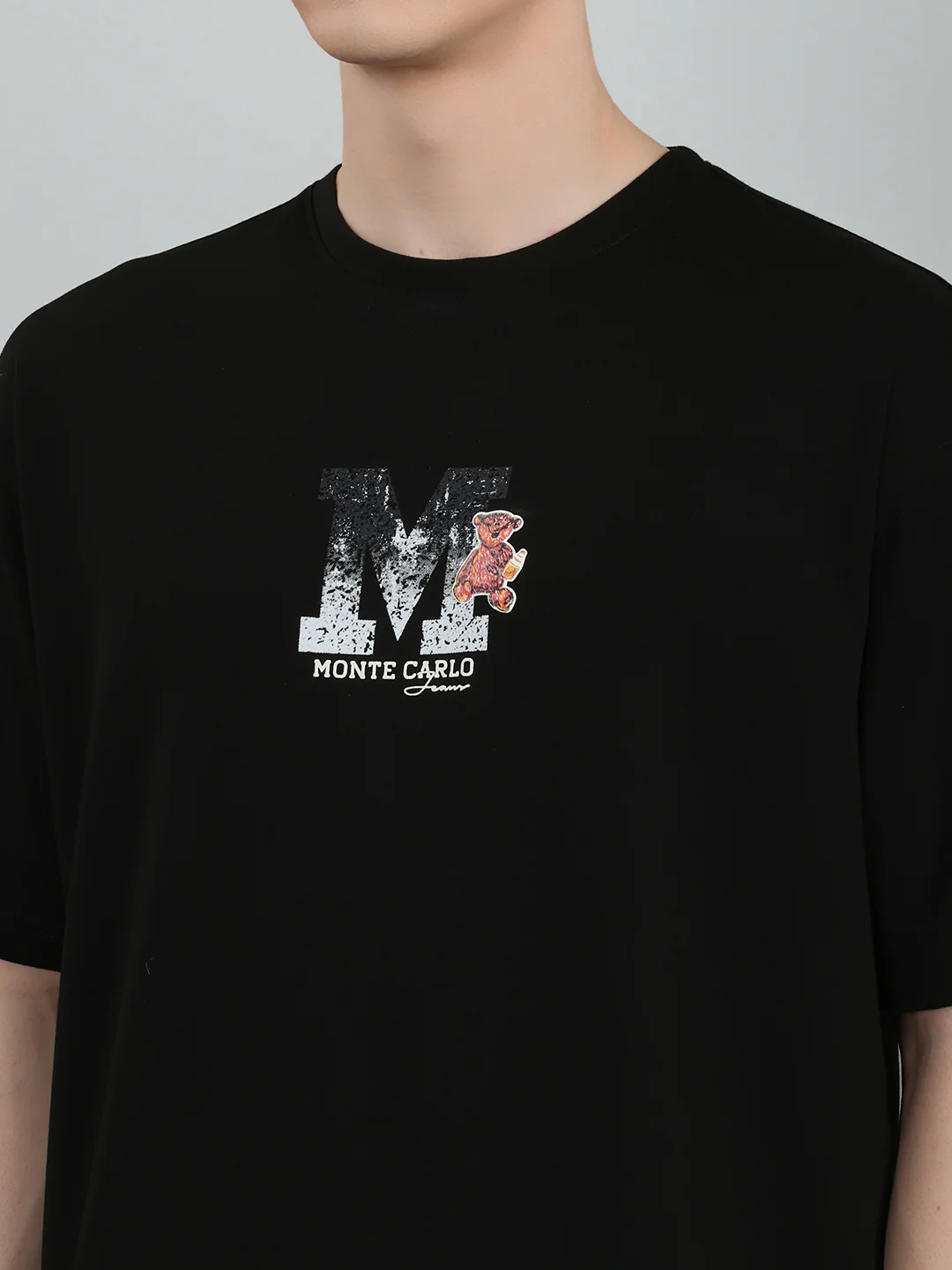 Men Black Solid Round Neck Half Sleeve T-Shirt - Image 4