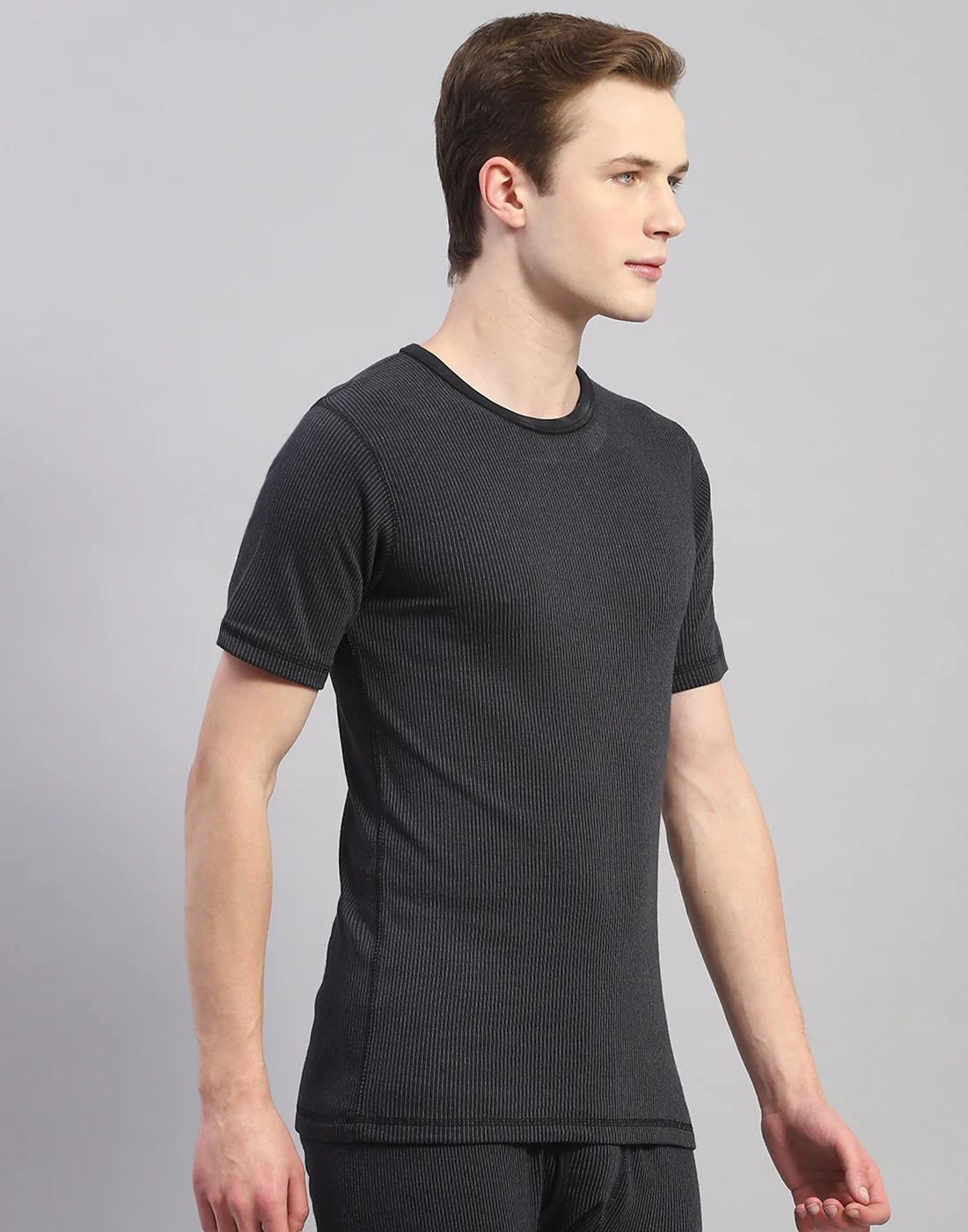 Men Black Solid Round Neck Half Sleeve Thermal Vest - Image 4
