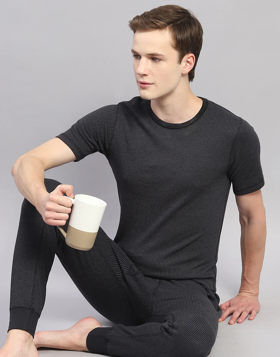 Men Black Solid Round Neck Half Sleeve Thermal Vest - Image 6