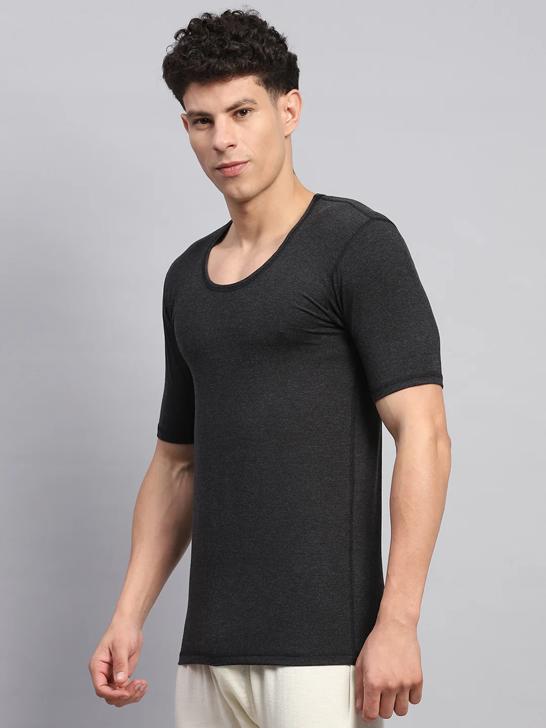 Men Black Solid Round Neck Half Sleeve Thermal Vest - Image 3