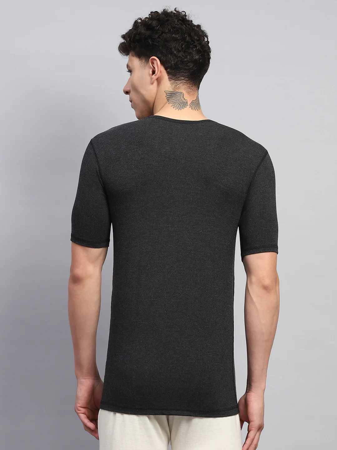 Men Black Solid Round Neck Half Sleeve Thermal Vest - Image 5