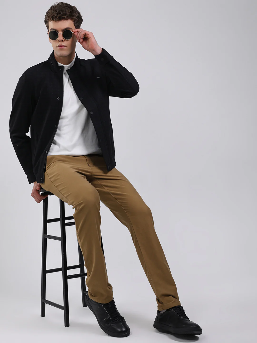 Men Black Solid Stand Collar Full Sleeve Jacket - Image 2