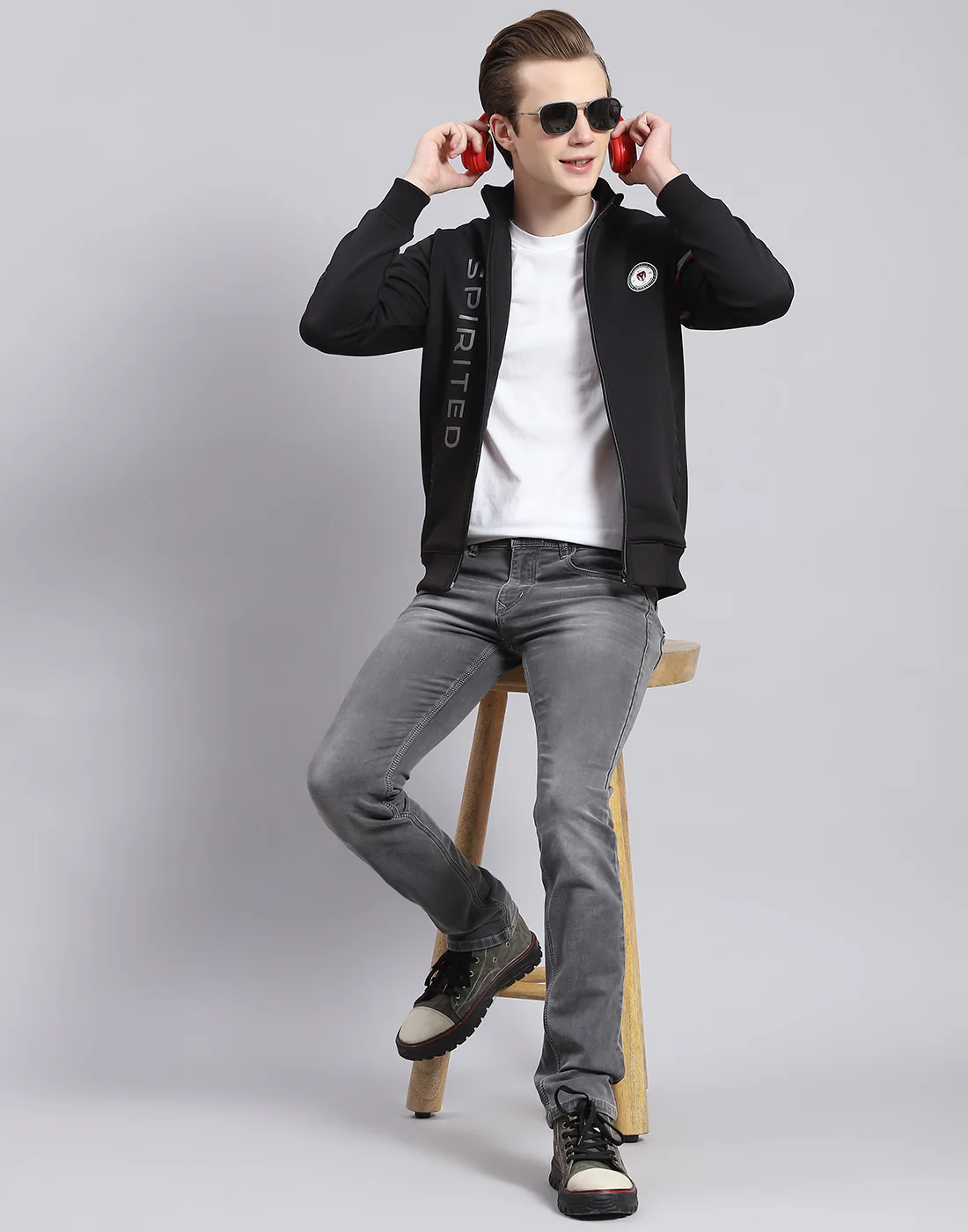 Men Black Solid Stand Collar Full Sleeve Sweatshirt