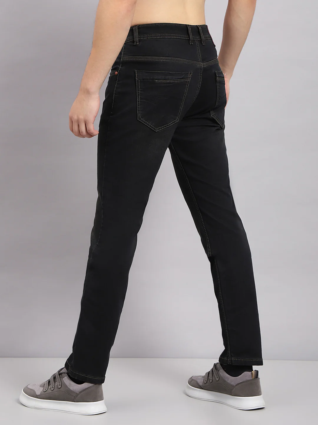 Men Black Solid Straight Fit Denim - Image 5