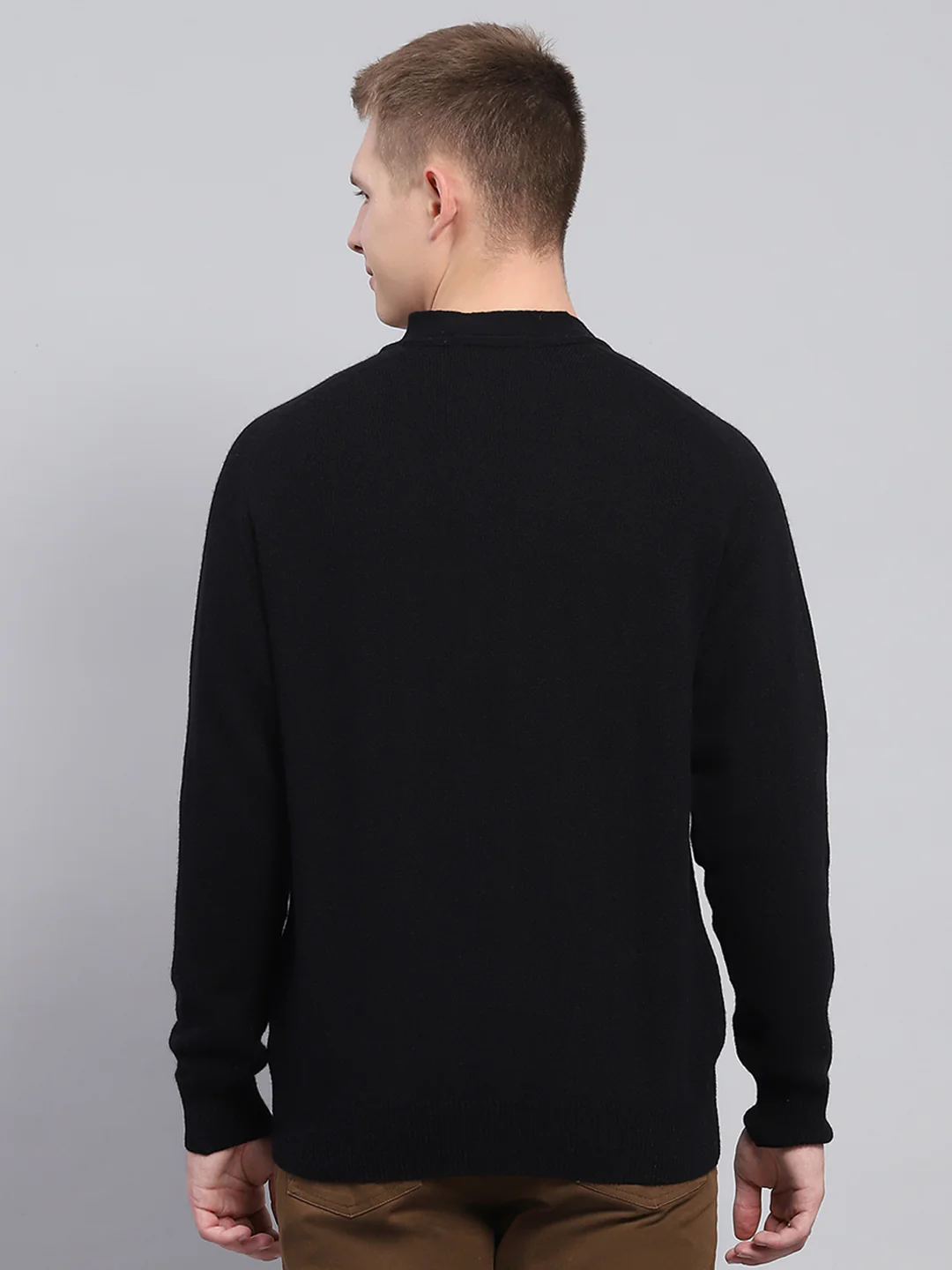 Men Black Solid V Neck Full Sleeve Cardigan - Image 5