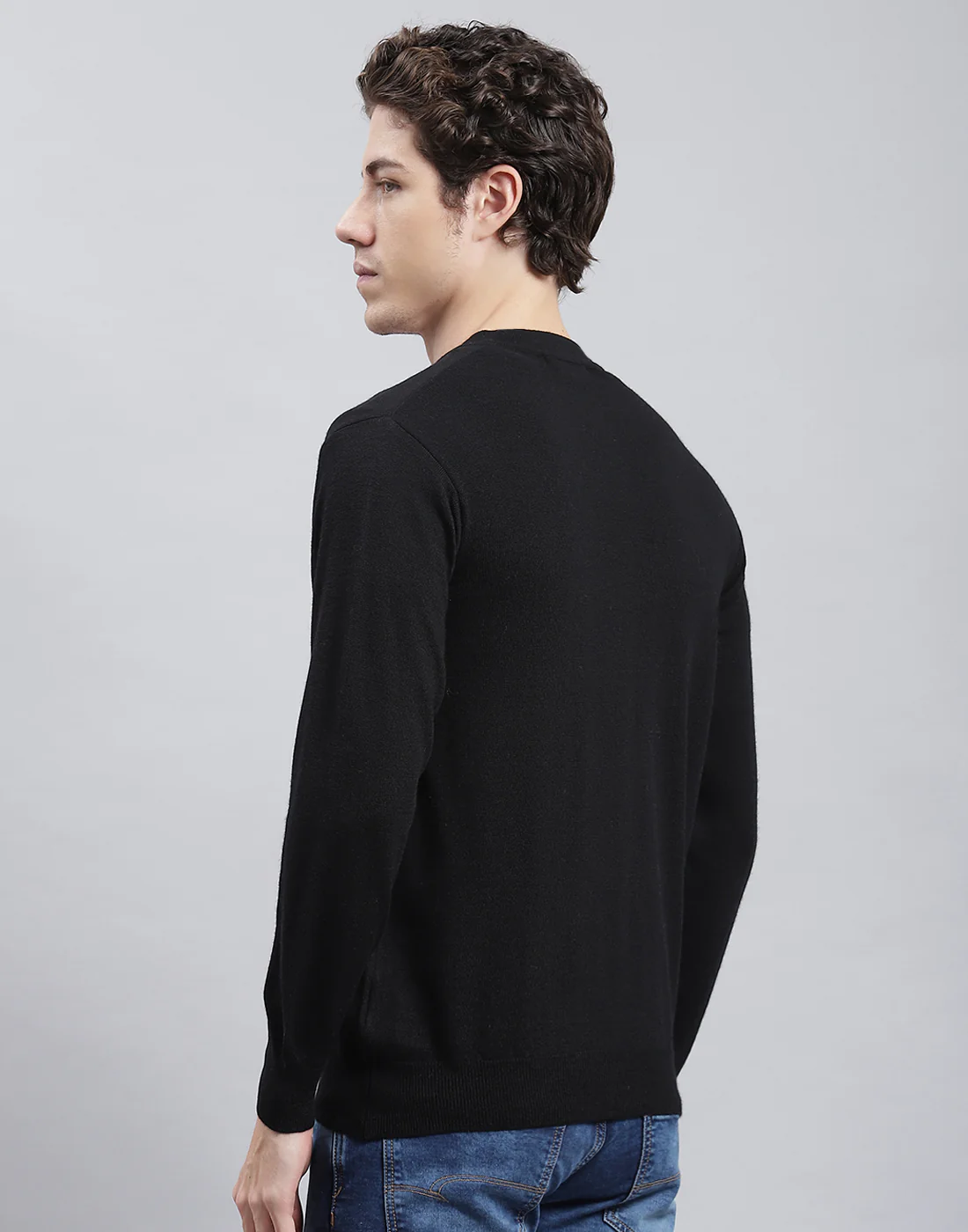 Men Black Solid V Neck Full Sleeve Cardigan - Image 5