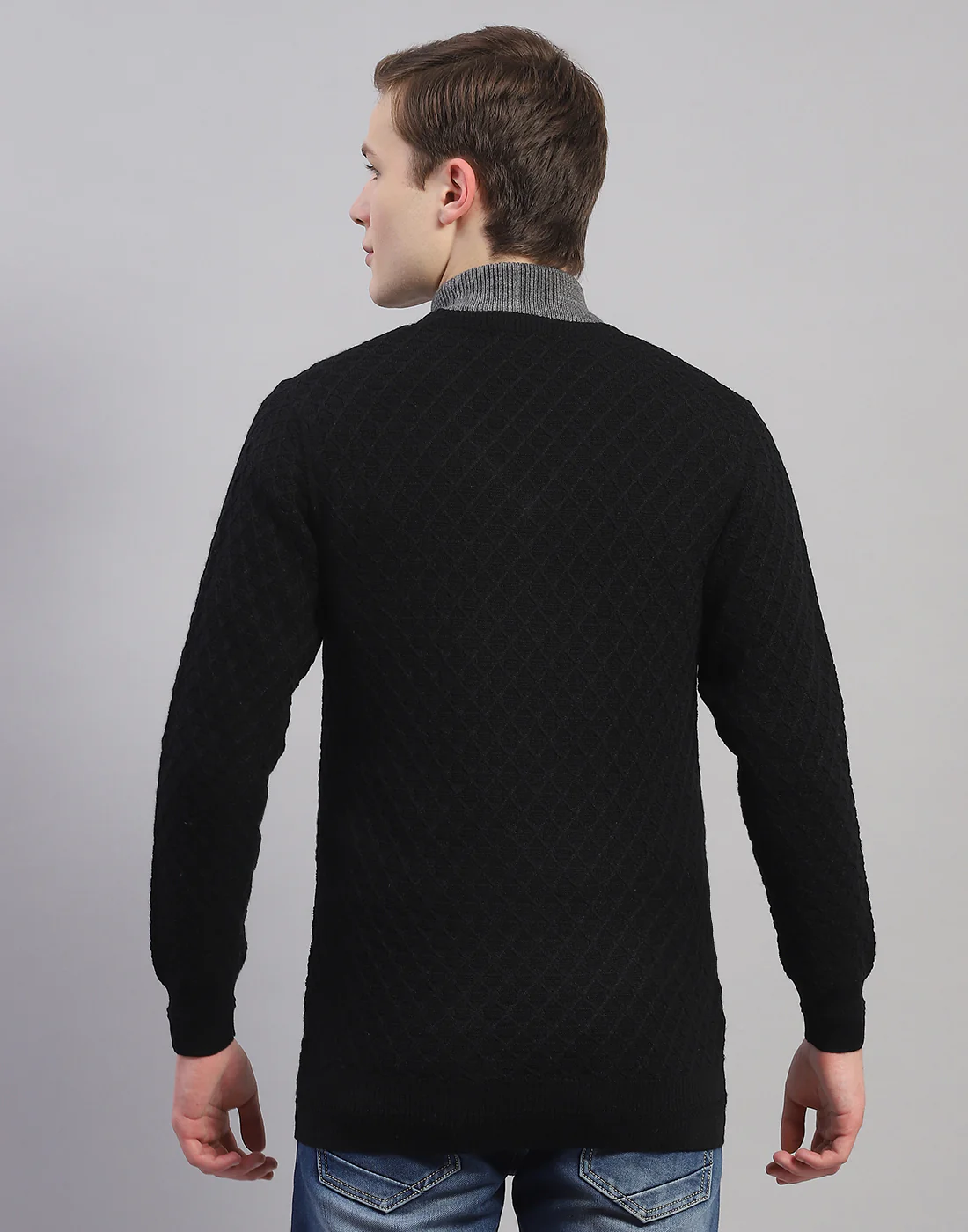 Men Black Solid V Neck Full Sleeve Pullover - Image 5