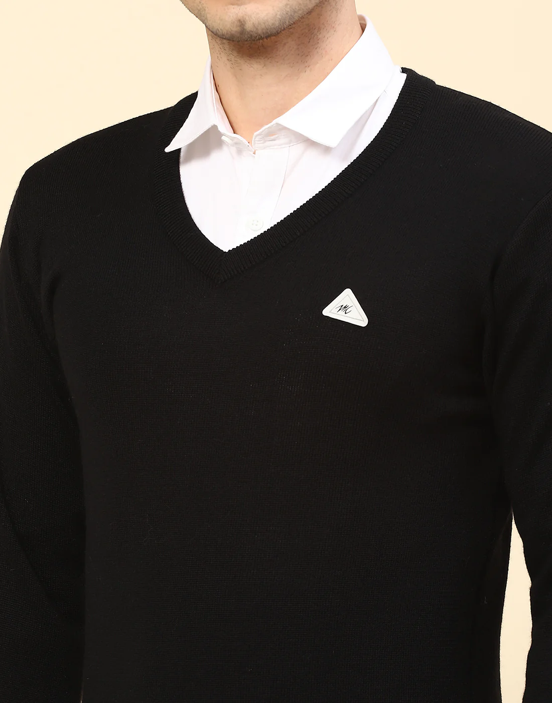 Men Black Solid V Neck Full Sleeve Pullover - Image 6