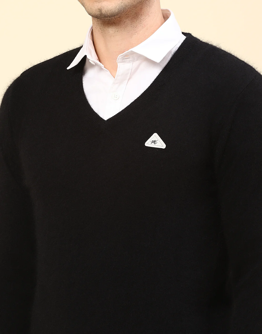 Men Black Solid V Neck Full Sleeve Pullover - Image 6