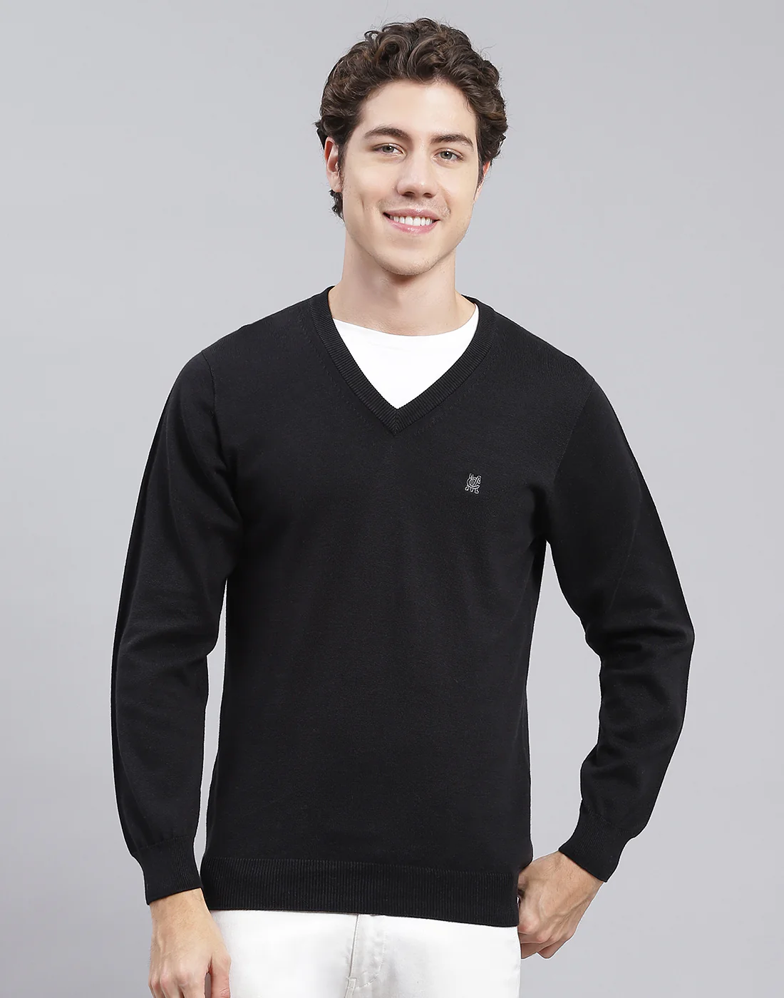 Men Black Solid V Neck Full Sleeve Pullover - Image 3
