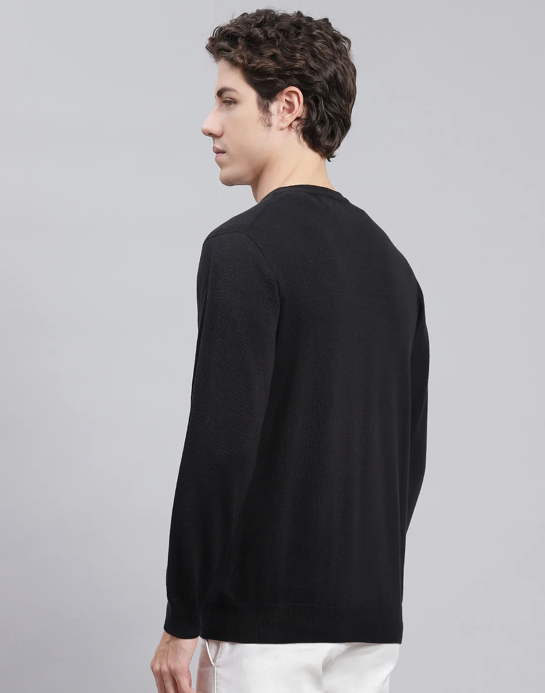 Men Black Solid V Neck Full Sleeve Pullover - Image 5