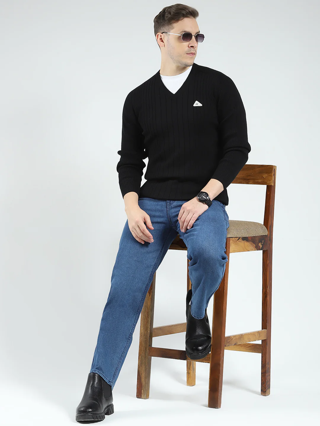 Men Black Solid V Neck Full Sleeve Pullover - Image 2