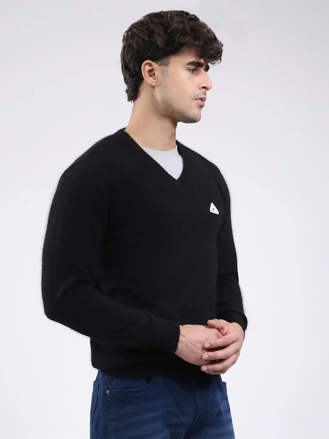 Men Black Solid V Neck Full Sleeve Pullover - Image 4