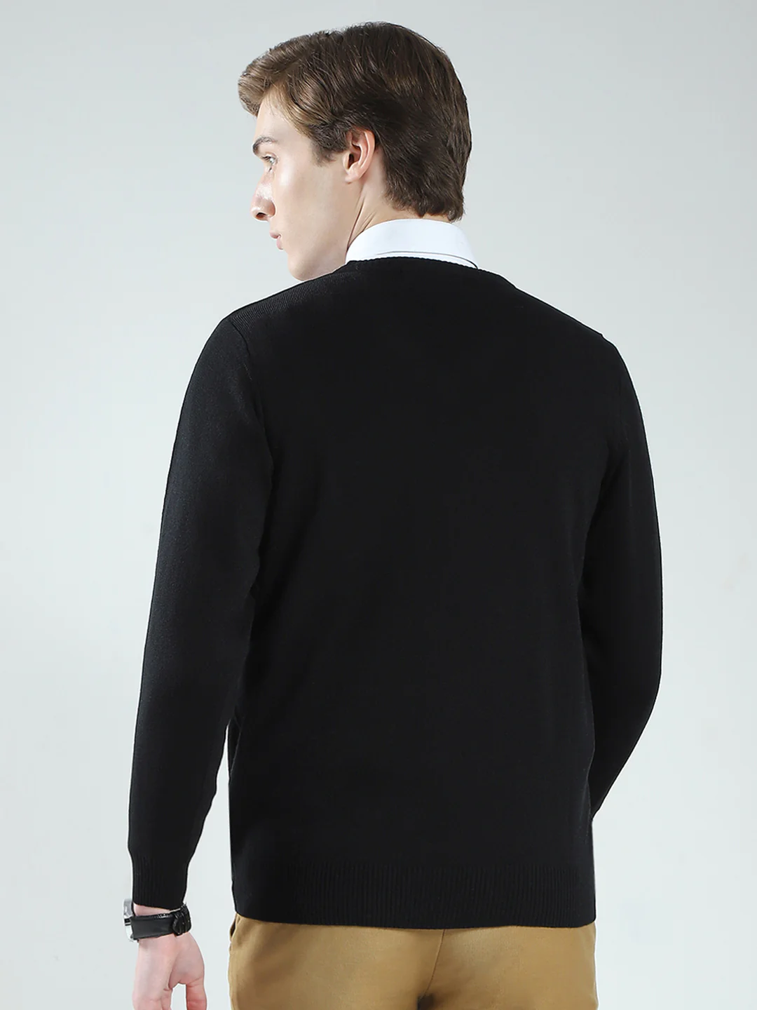 Men Black Solid V Neck Full Sleeve Pullover - Image 5