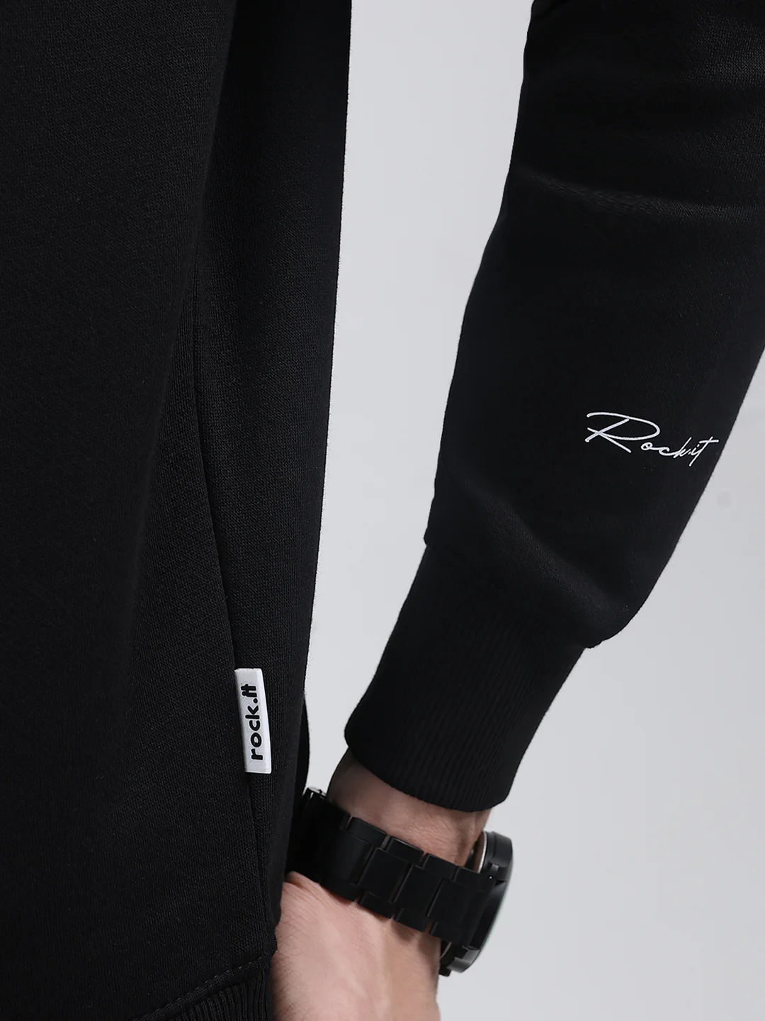 Rock.it Men Black Solid Round Neck Full Sleeve Sweatshirt - Image 8