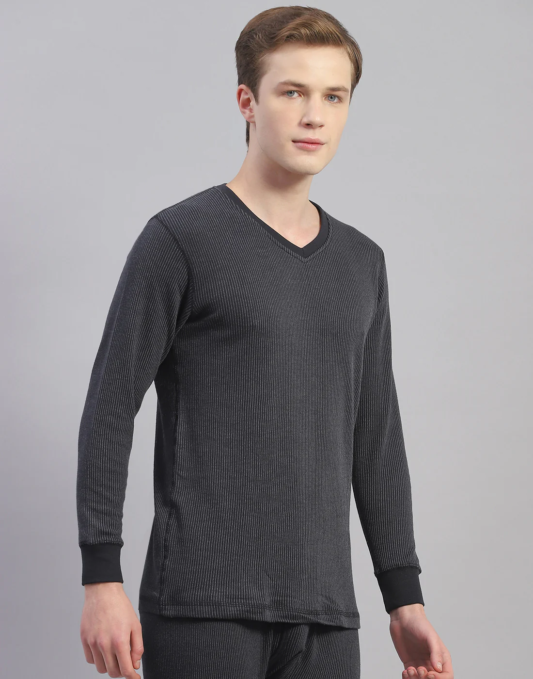 Men Black Solid V Neck Full Sleeve Thermal Vest - Image 4