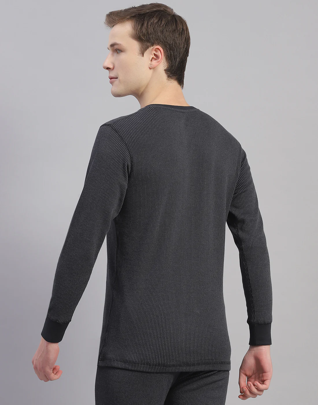 Men Black Solid V Neck Full Sleeve Thermal Vest - Image 5