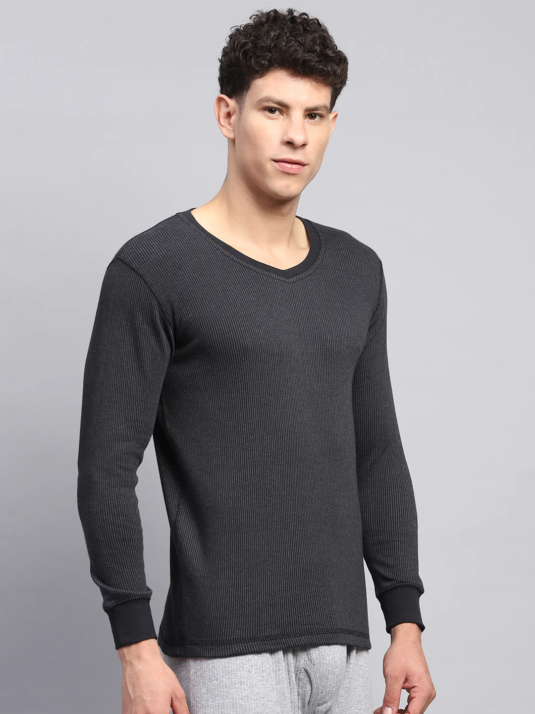 Men Black Solid V Neck Full Sleeve Thermal Vest - Image 4