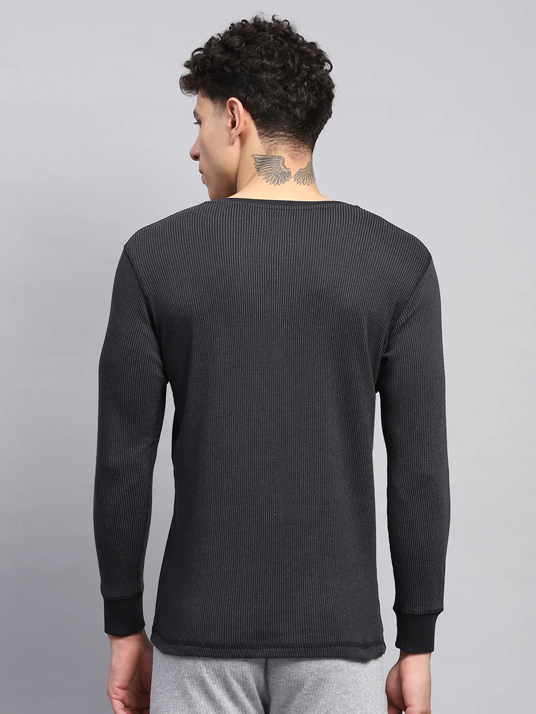 Men Black Solid V Neck Full Sleeve Thermal Vest - Image 5