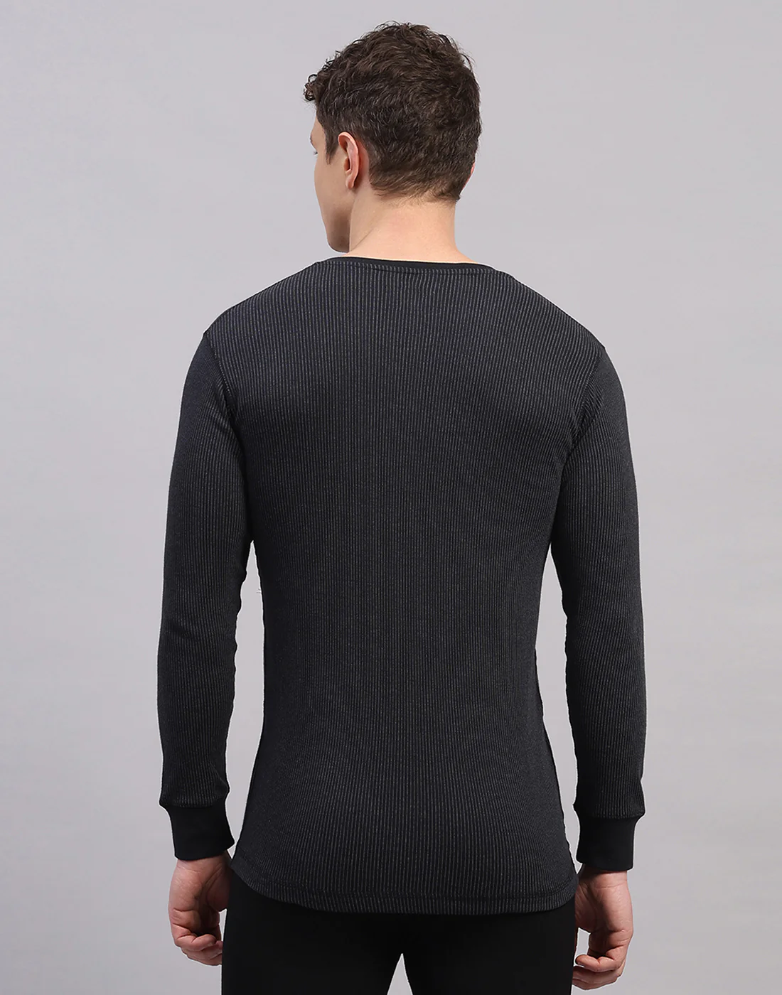 Men Black Solid V Neck Full Sleeve Thermal Vest - Image 4