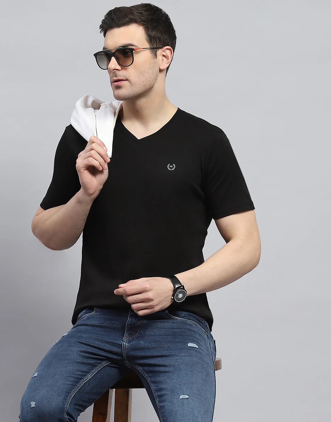 Men Black Solid V Neck Half Sleeve T-Shirt - Image 6