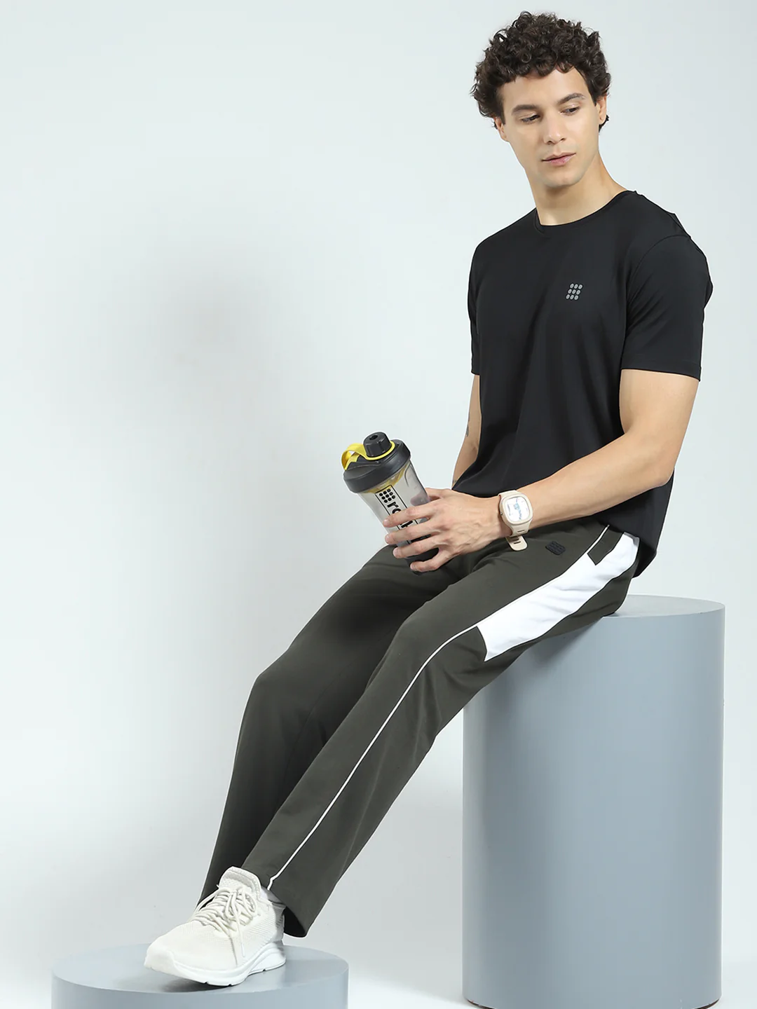 Rock.it Men Black Solid Round Neck Half Sleeve T-Shirt - Image 2