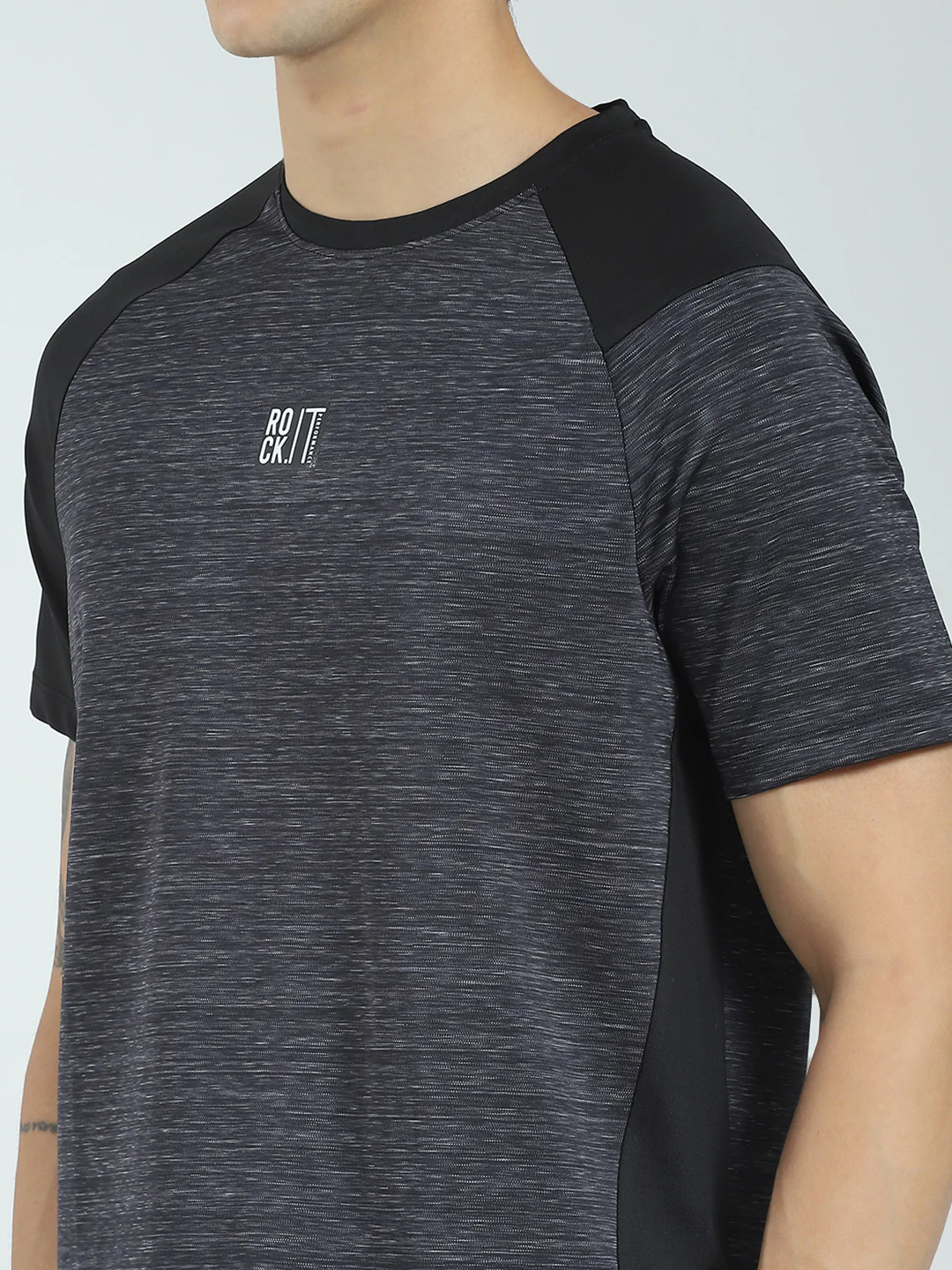 Rock.it Men Black Solid Round Neck Half Sleeve T-Shirt - Image 7