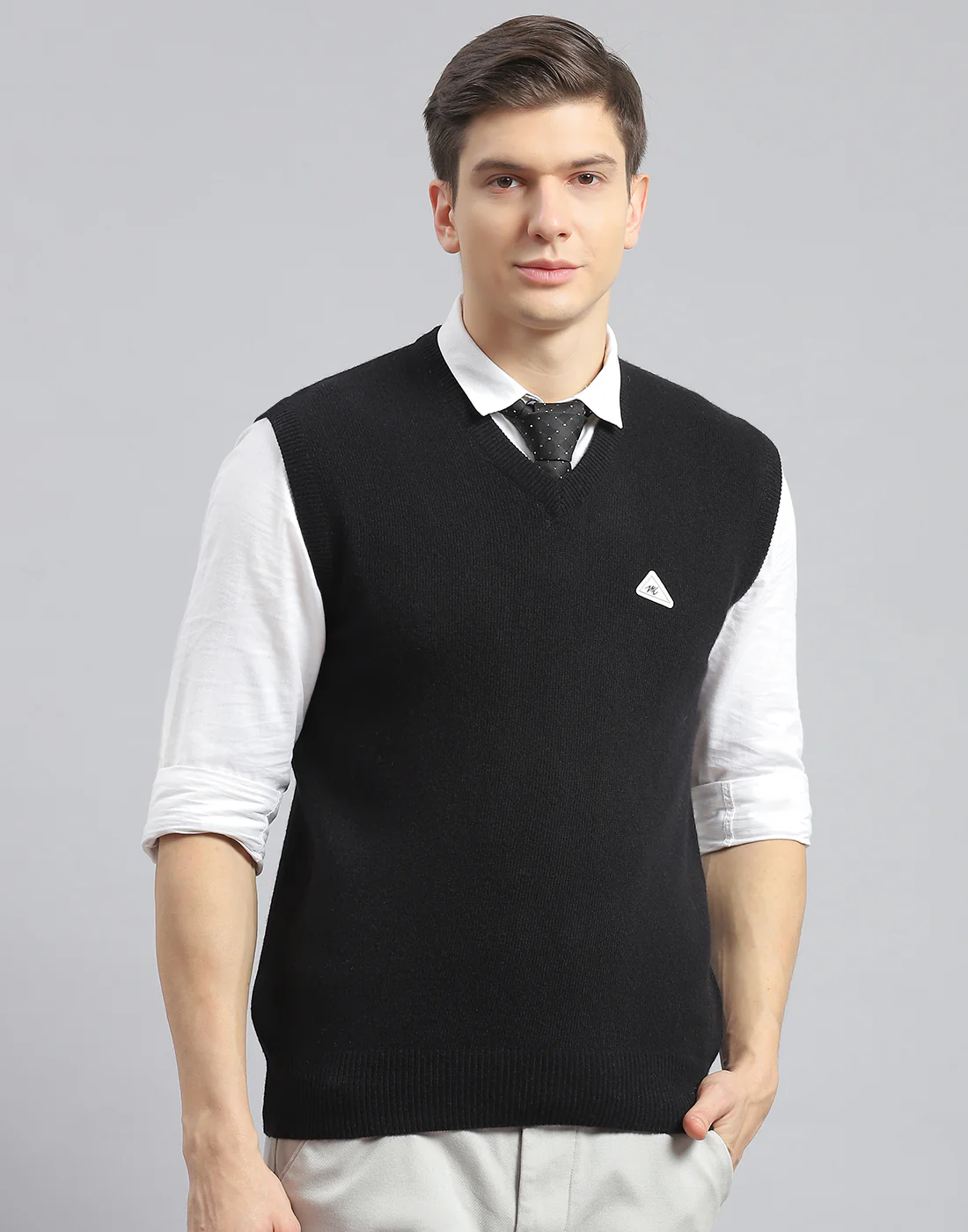 Men Black Solid V Neck Sleeveless Sweater - Image 3