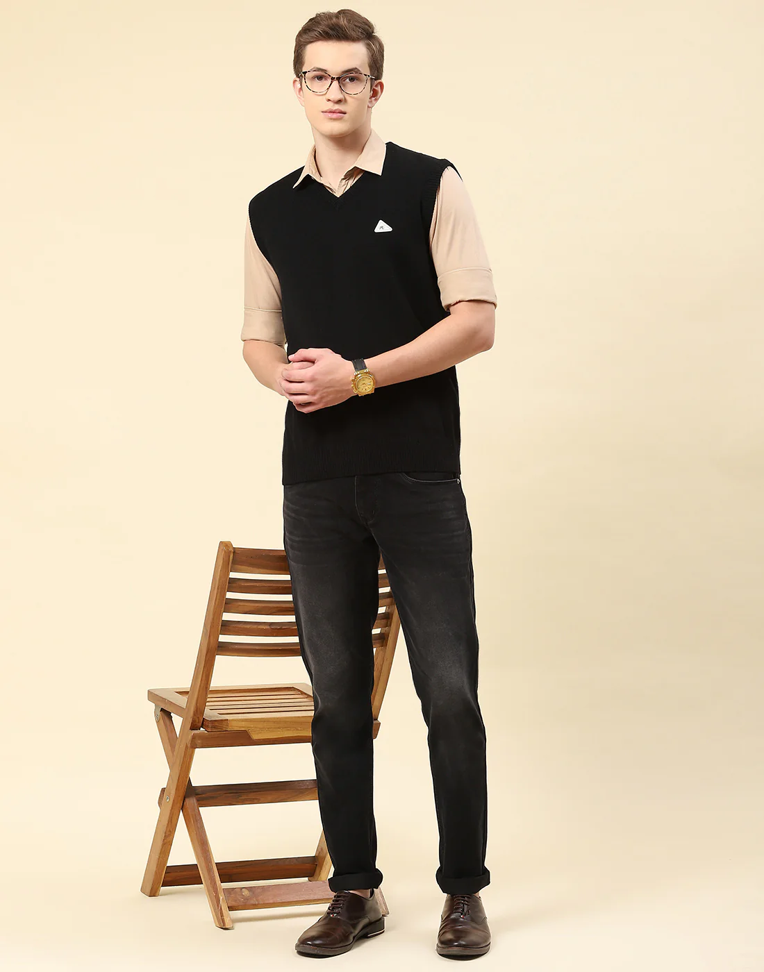 Men Black Solid V Neck Sleeveless Sweater - Image 2