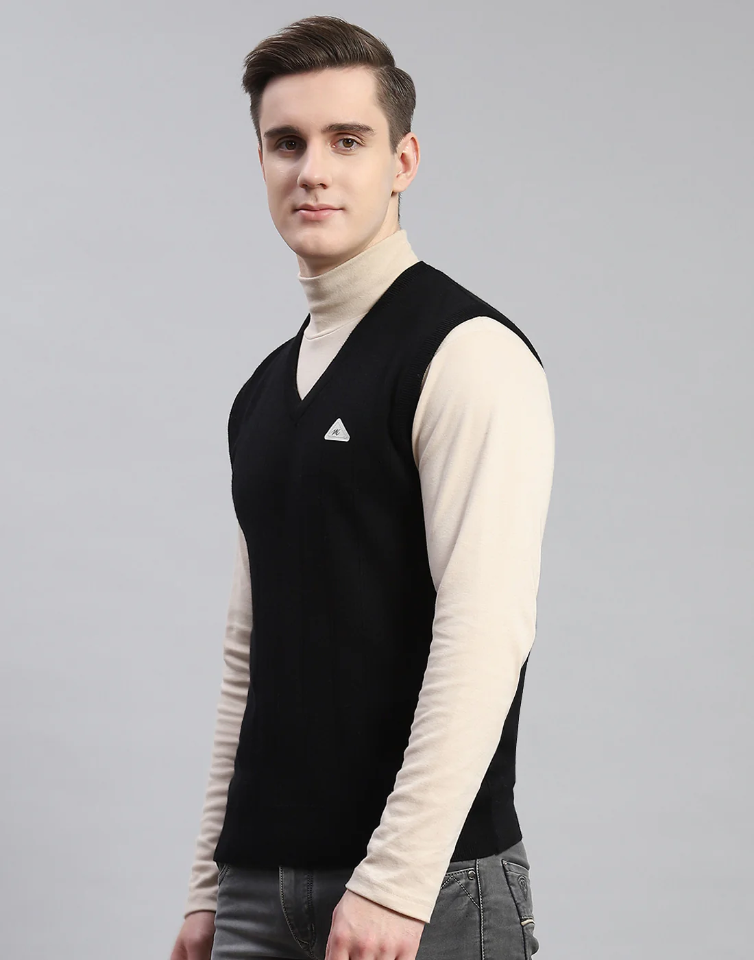 Men Black Solid V Neck Sleeveless Sweater - Image 3