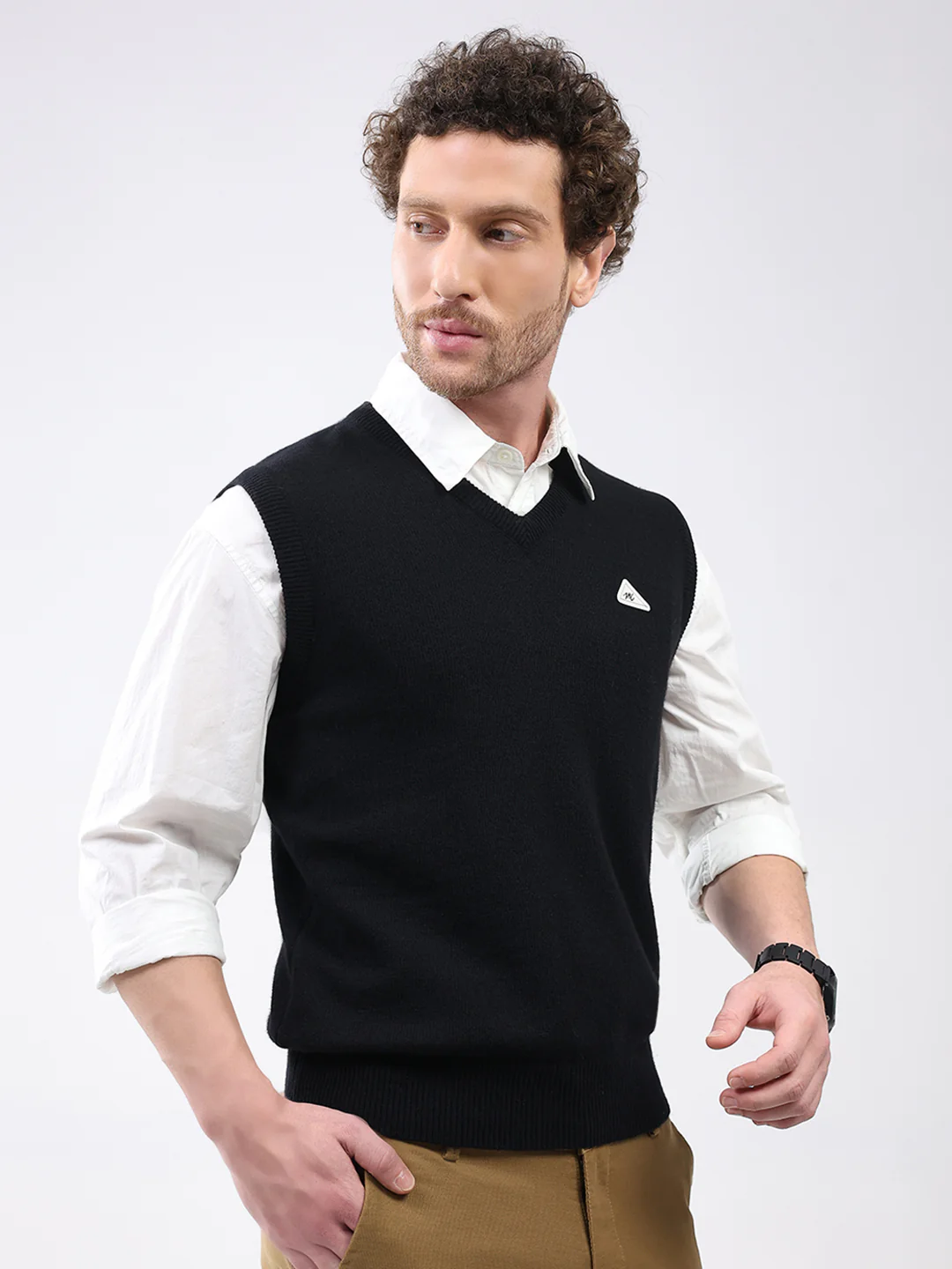 Men Black Solid V Neck Sleeveless Sweater - Image 4