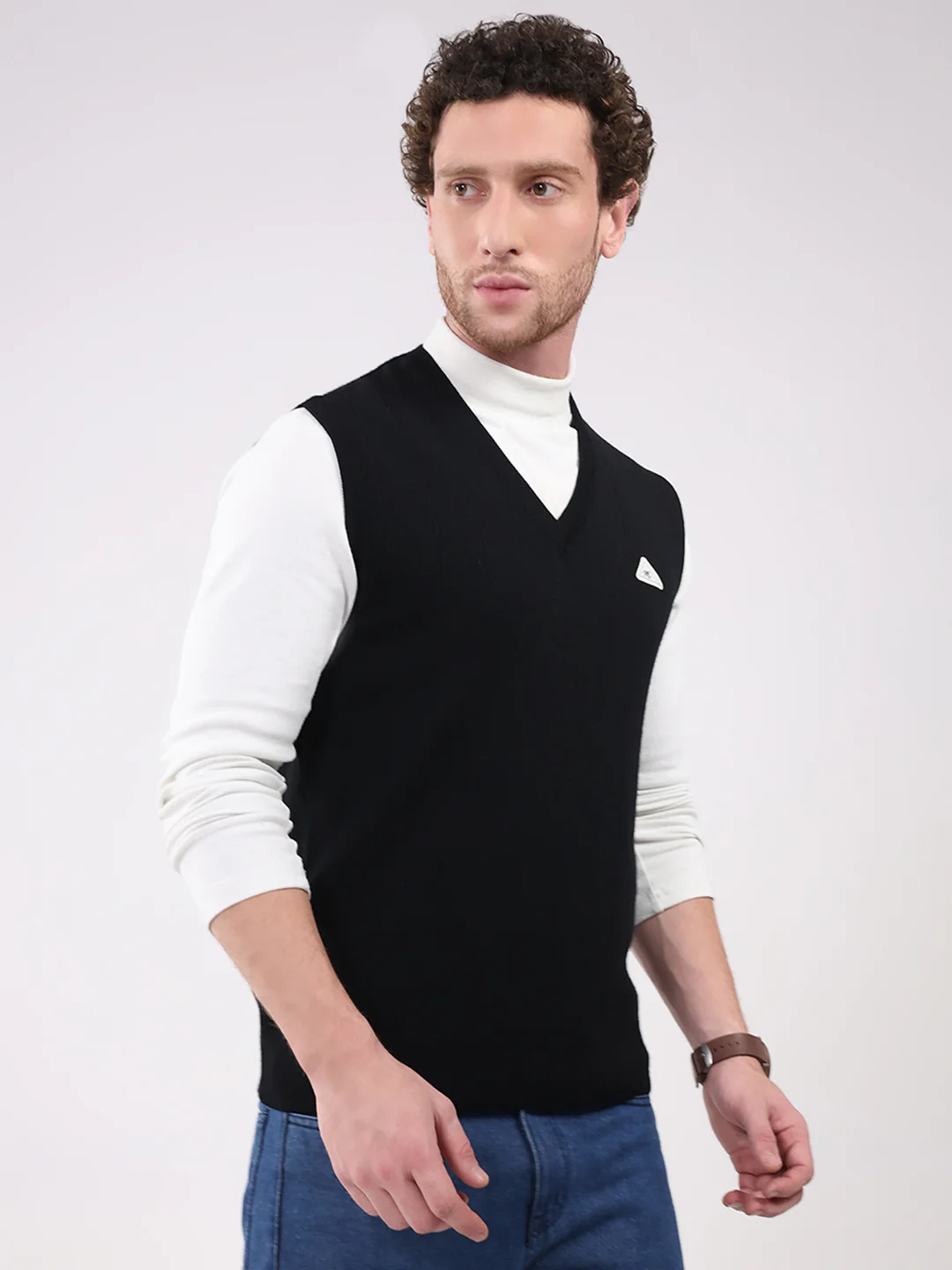 Men Black Solid V Neck Sleeveless Sweater - Image 4