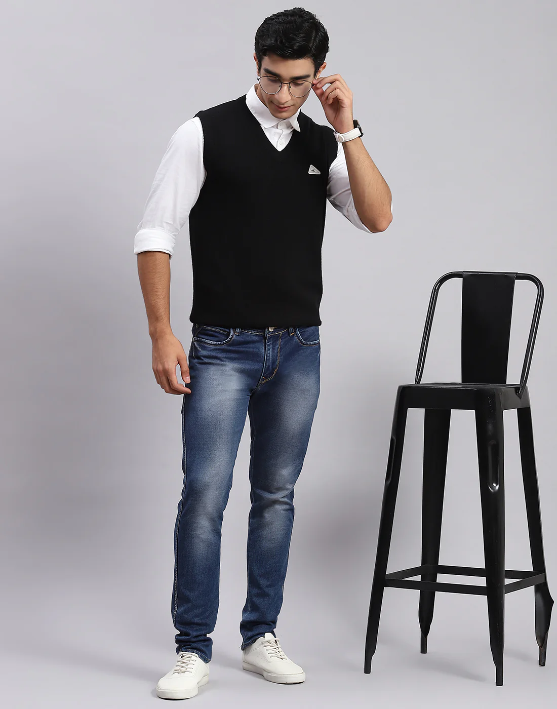Men Black Solid V Neck Sleeveless Sweaters/Pullovers - Image 6