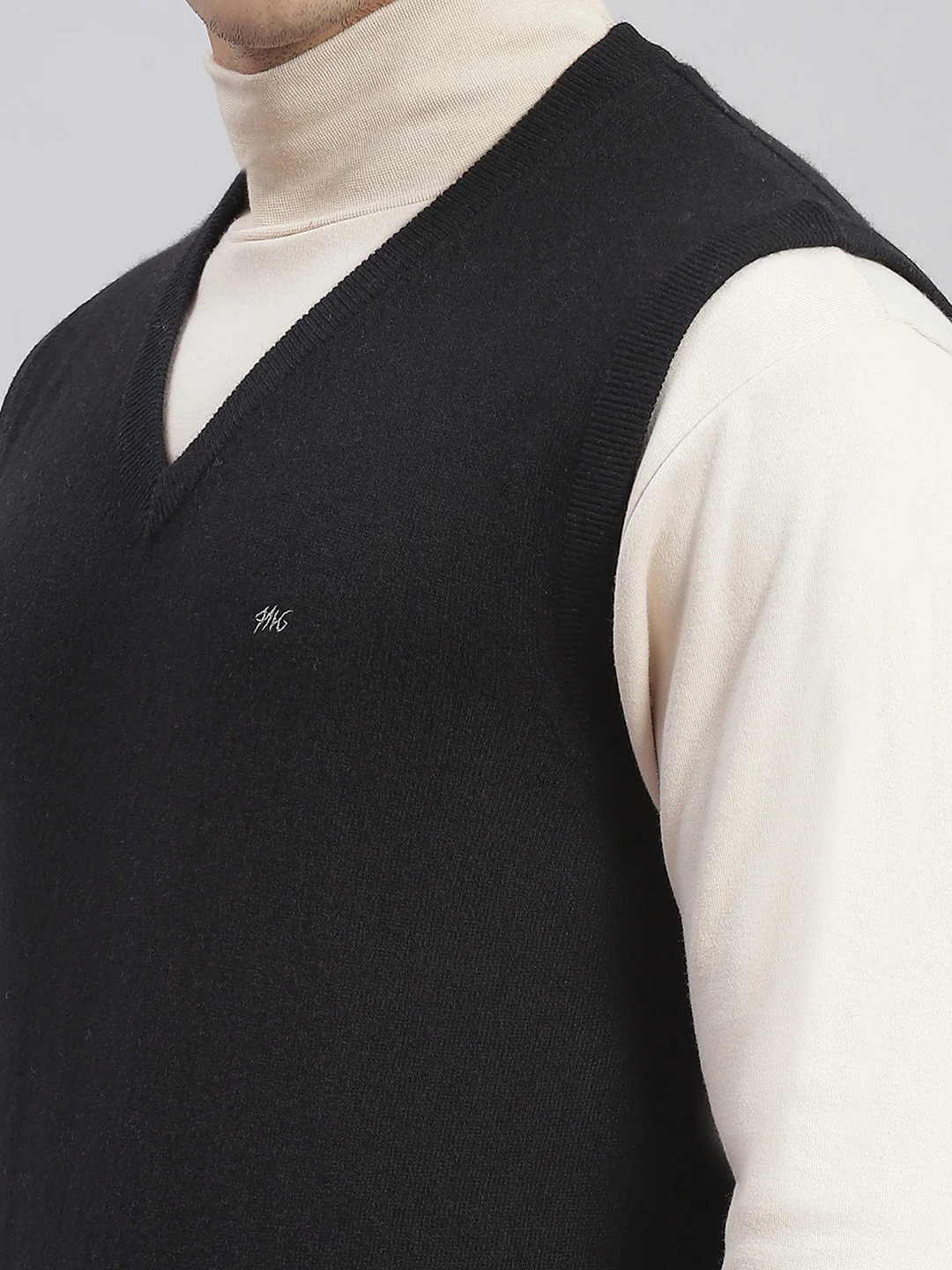 Men Black Solid V Neck Sleeveless Sweaters/Pullovers - Image 6