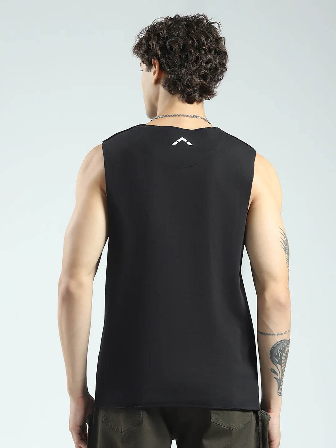 Rock.it Men Black Solid Round Neck Sleeveless T-Shirt - Image 5