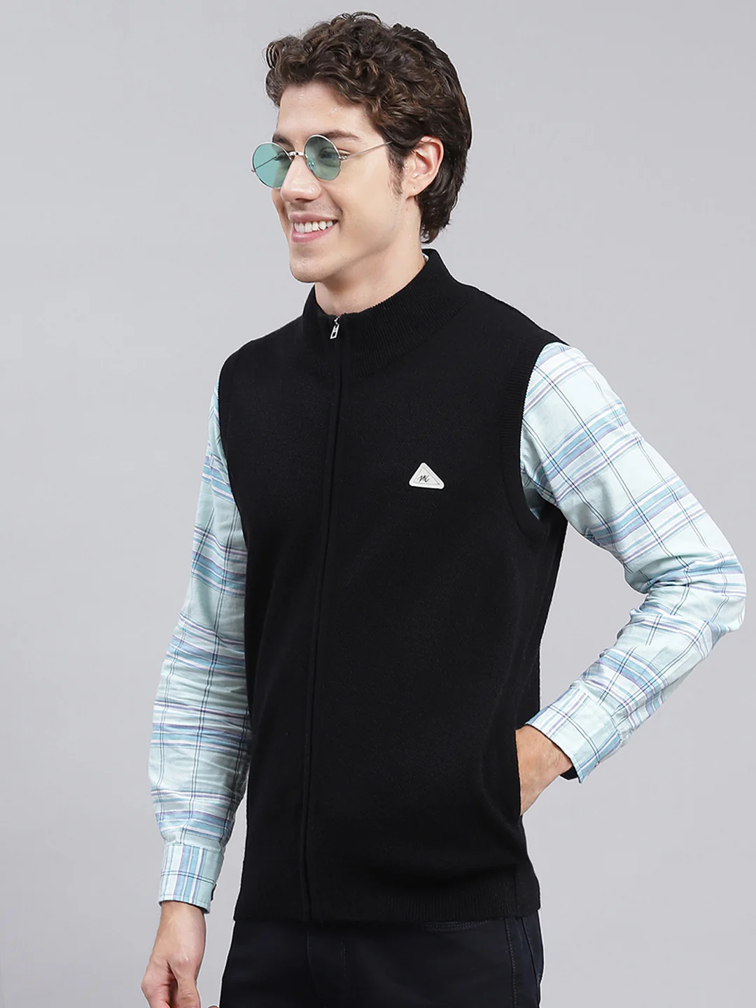 Men Black Solid Wool blend Sweater - Image 4